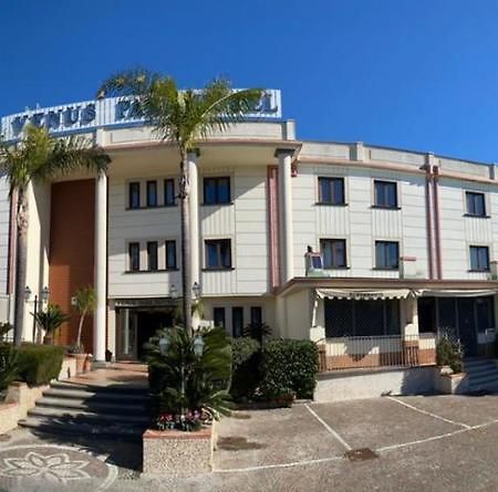 Venus Park Hotel Castel Volturno Eksteriør billede