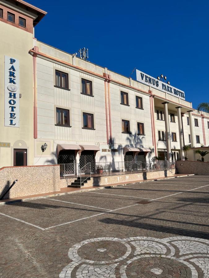 Venus Park Hotel Castel Volturno Eksteriør billede
