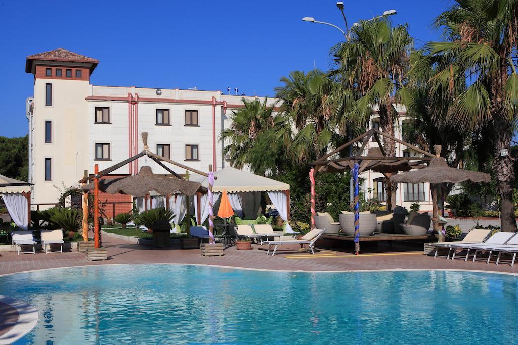 Venus Park Hotel Castel Volturno Eksteriør billede